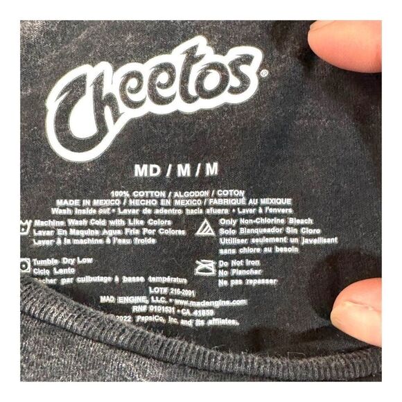Cheetos Surfing Chester Cheetah Graphic Tee M 100% Cotton Black Acid Wash Tshirt - Picture 4 of 5